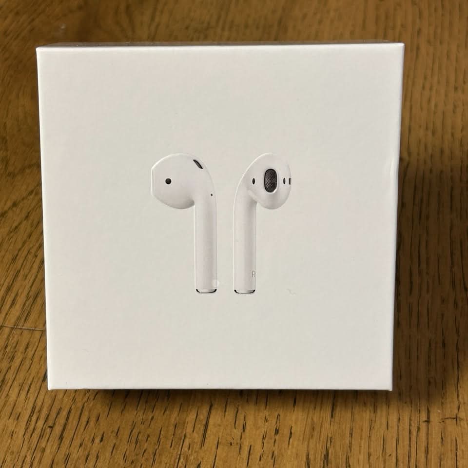 AirPods 第2世代 with ChargingCase MV7N2J/A Apple AirPods 第2世代