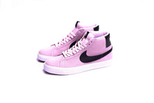 Load image into Gallery viewer, Nike SB Blazer Mid Pink Foam FD0731-601 Premium Skateboarding Shoes
