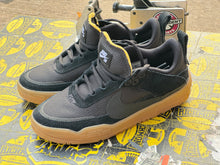 Load image into Gallery viewer, Nike SB Day One Youth Black Gum FN4210-001 Premium Skate Sneakers New Authentic
