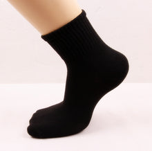 Load image into Gallery viewer, Premium Compression Socks Men Women Moisture Wicking Mid Crew Socks New

