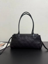 Load image into Gallery viewer, Luxury Women's Genuine Leather Shoulder Bag – Large Capacity Designer Tote Handbag for Women
