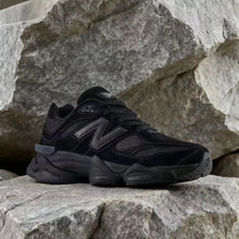 Load image into Gallery viewer, black New Balance sneakers men
