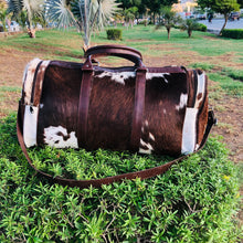 Load image into Gallery viewer, large 25 inch cowhide travel bag purchase
